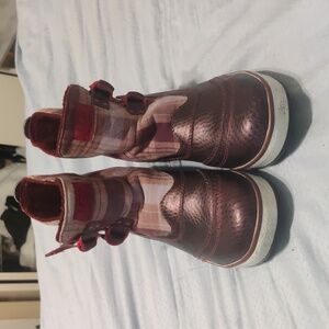 UGG Plaid Marrais Double Buckle Waterproof Lined Leather Upper Boots Wms 9